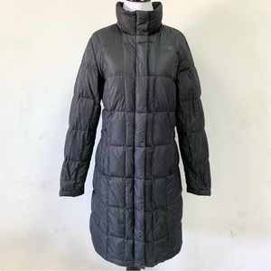The North Face 550 Women’s Black Long Puffer Goose Down Coat Jacket Size Medium